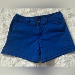 American Eagle Royal Blue Midi Shorts Women’s Size 6 Stretch Casual Summer Boho